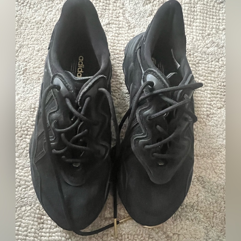 Adidas Men’s Black Athletic Sneakers size 6.5